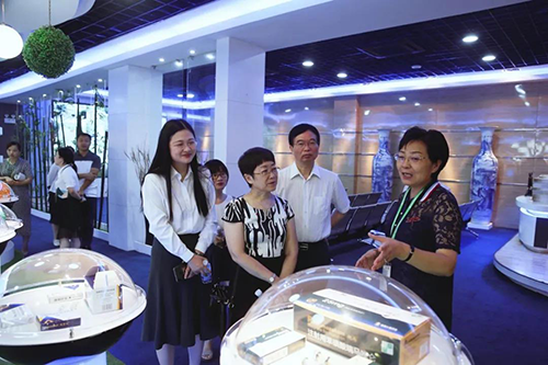 宜昌人福与6008集团进行研发战术合作互换会
