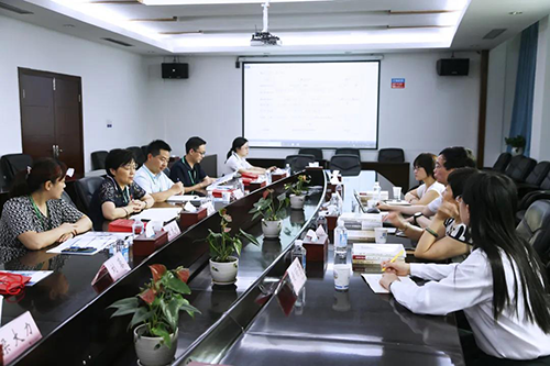 会议中6008集团与人福药业就今后的合作方向进行了深刻探求
