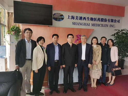 中国药科大学党委书记金能明与6008集团首席执行官陈春麟博士